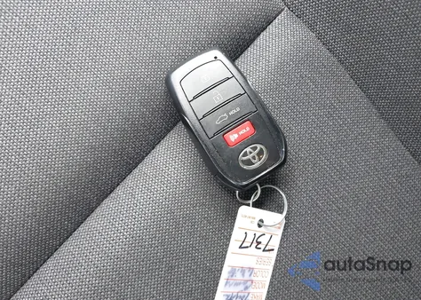 2025 Toyota Camry Le z USA, uszkodzony, nr VIN 4T1DAACK6SU577317